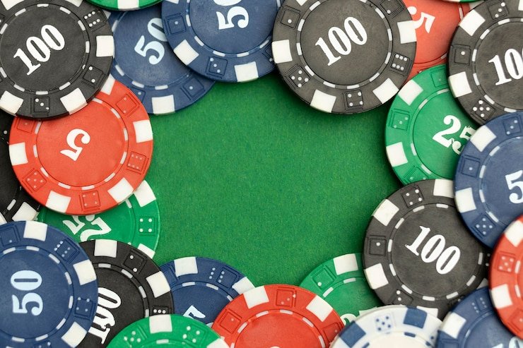 Online live dealer casino games with real-time dealer interactions